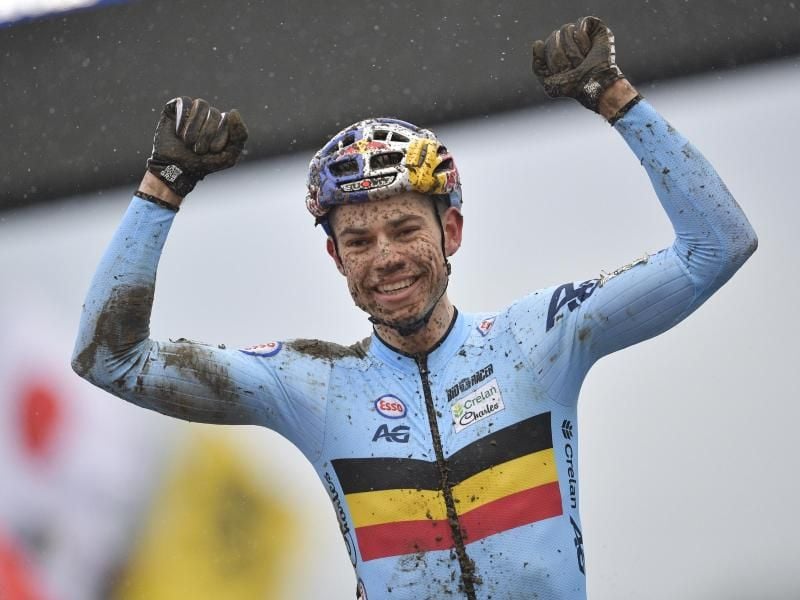 Der belgische Radprofi Wout van Aert triumphierte bei der Cross-WM zum dritten Mal nach 2016 und 2017. Foto: Yorick Jansens/BELGA