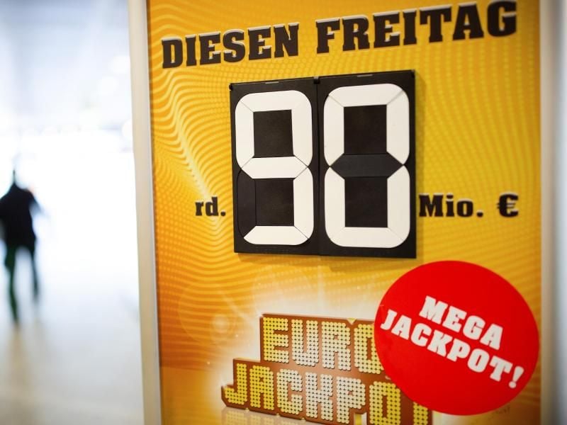 Ein Tipper aus Bayern hat den mit 90 Millionen Euro gefüllten Eurojackpot geknackt. Foto: Martin Gerten/dpa