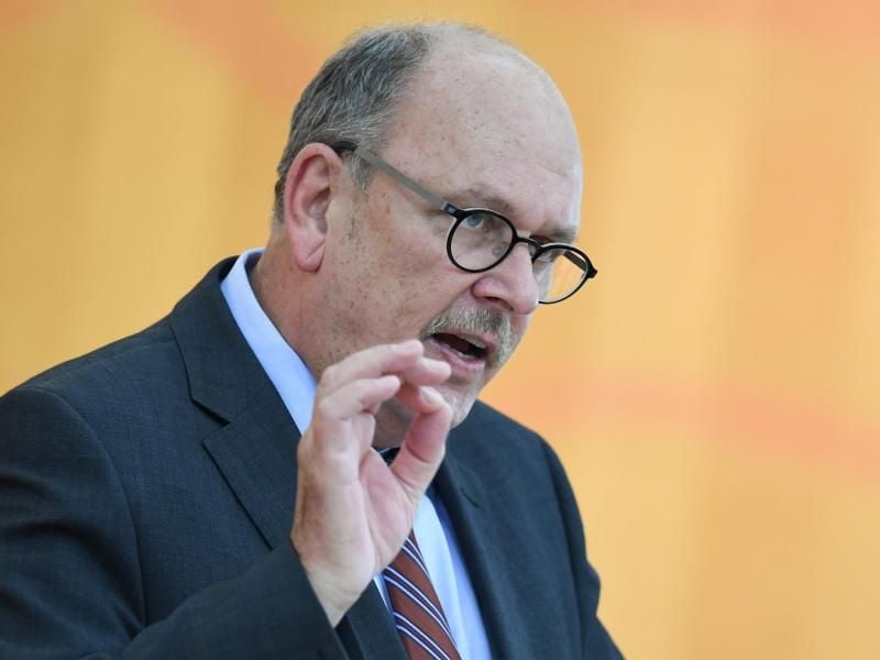 Der hessische Sozialminister Stefan Grüttner (CDU). Foto: Arne Dedert/Archiv