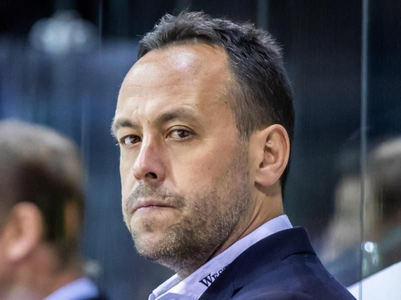 Hält große Stücke auf seinen Nachfolger: Ex-Eishockey-Bundestrainer Marco Sturm. Foto: Marcel Kusch/dpa