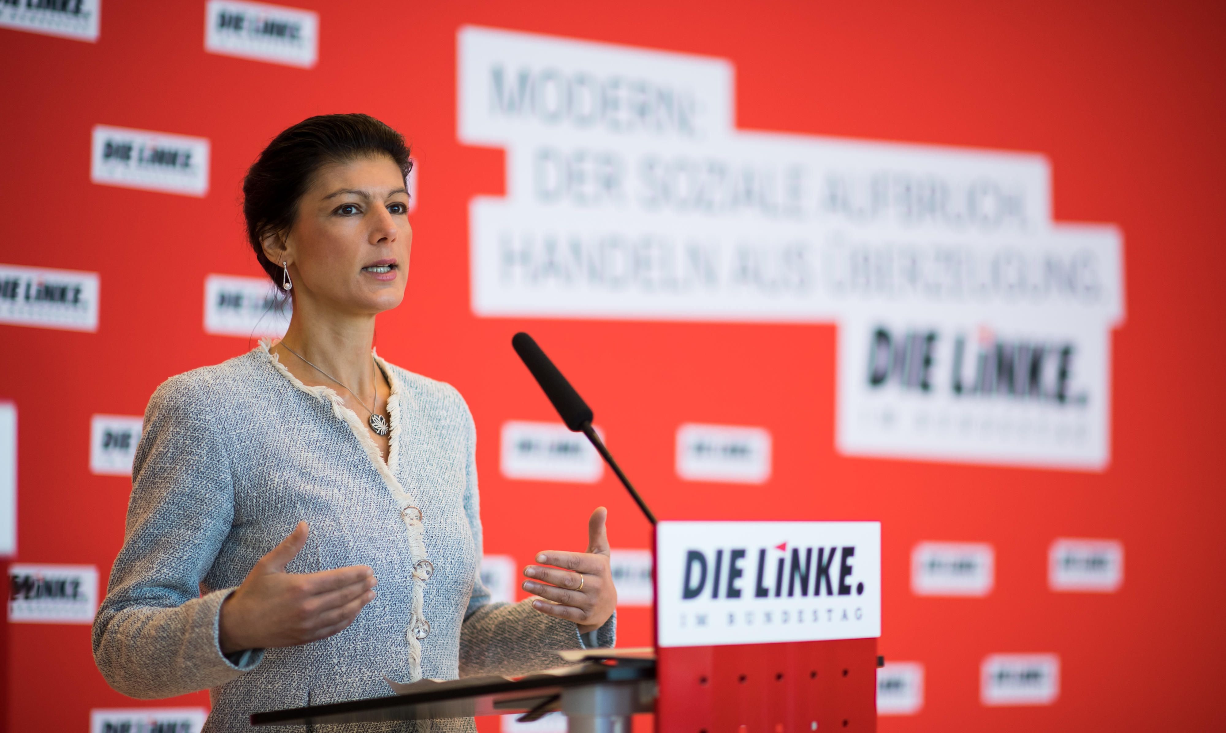 Die Fraktionsvorsitzende der Linkspartei Sahra Wagenknecht machte im Interview mit dem Stern Kanzlerin Merkel für den Anschlag am Berliner Breitscheidplatz mitverantwortlich.