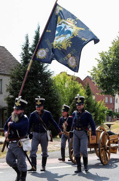 Artillerie von 1813 verweist auf andere geschichtliche Ereignisse.