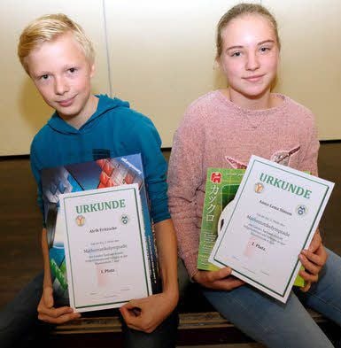 Anna-Lena Simon und Alrik Fritzsche haben die Mathe-Olympiade am Gymnasium gewonnen.