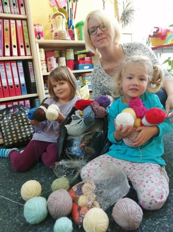 Familie Sieber hat zwei Säcke Wolle vorbeigebracht.