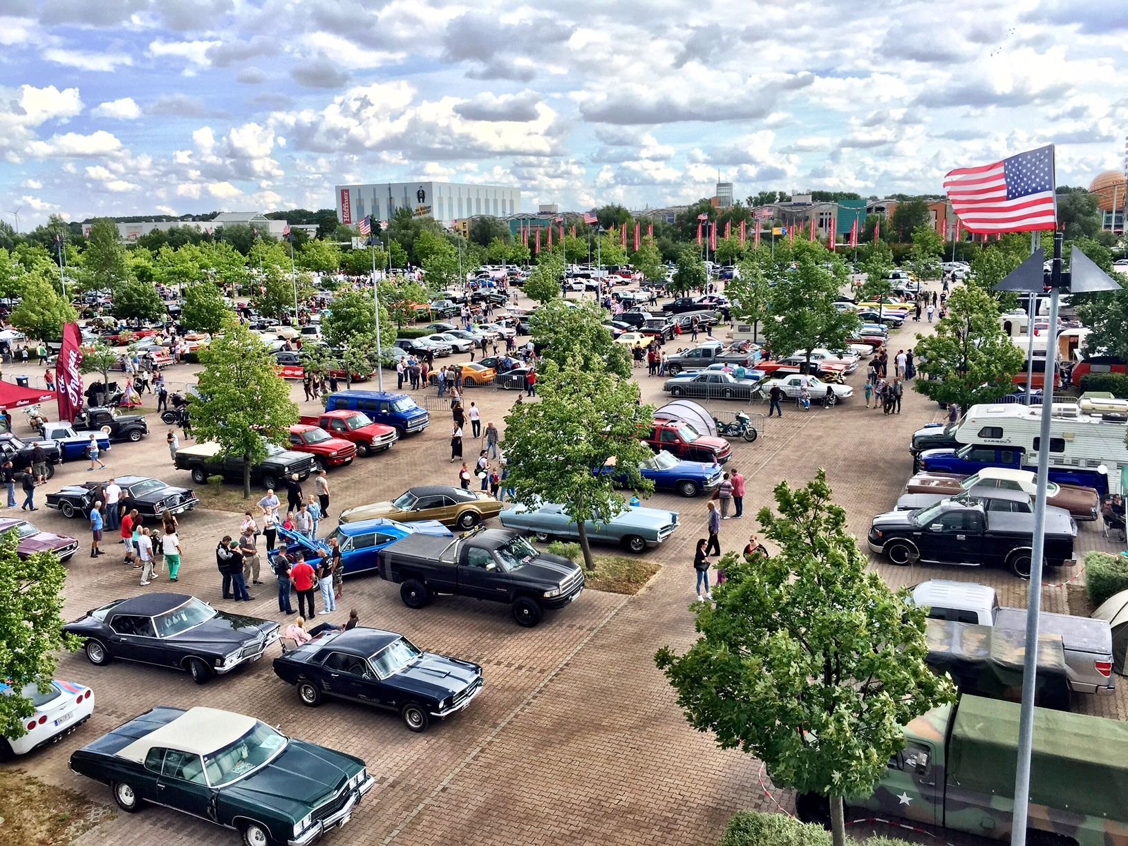 Blick über das Show-Gelände in Günthersdorf. 1000 Teilnehmer sind mit ihren Schmuckstücken aus dem In- und Ausland angereist.