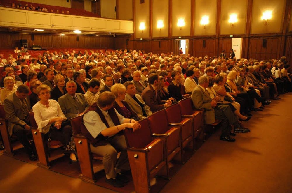 Fast 1.000 Plätze hat der Saal des Kulturpalastes. Die wollen erstmal gefüllt sein.