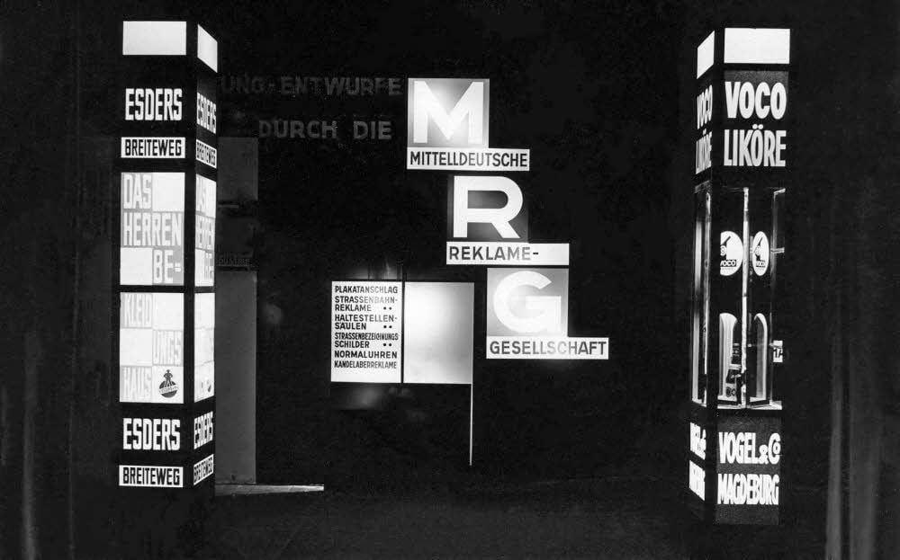 Es werde Licht: Koje der Mitteldeutschen Reklame-Gesellschaft auf der Magdeburger Messe „Bauten der Technik“ von 1930.