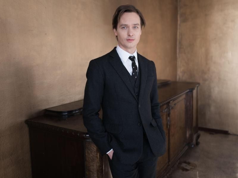 Tom Schilling hat sogar etwas Gesangsunterricht genommen. Foto: Jörg Carstensen