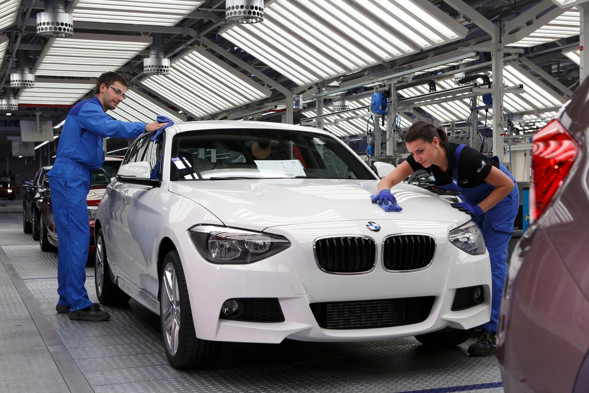 Mitarbeiter der BMW-Werke mussten auf fehlende Teile von Bosch warten.