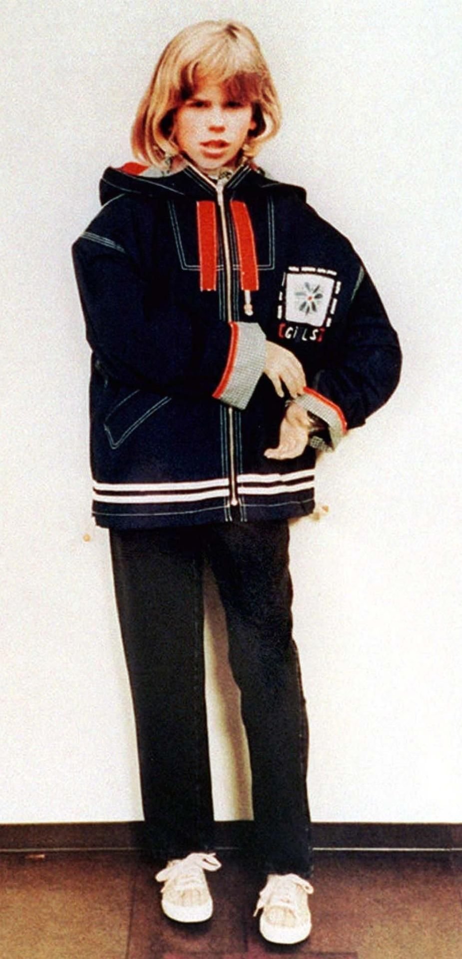 Eine Schaufensterpuppe mit dem Gesicht der Anfang Mai ermordeten Claudia zeigt diese von der Kriminalpolizei erstellte Montage, die zur Aufklärung des Verbrechens beitragen soll (Foto aus 1996).