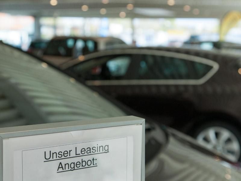 In der Regel schließen Autokunden bei einem Leasingvertrag auch eine Vollkaskoversicherung ab. Wer im Schadensfall die Versicherungssumme erhält, ist oft umstritten. Foto: Kai Remmers/dpa-tmn