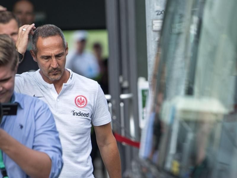 Frankfurts Trainer Adi Hütter muss ein neues Team aufbauen. Foto: Sebastian Gollnow