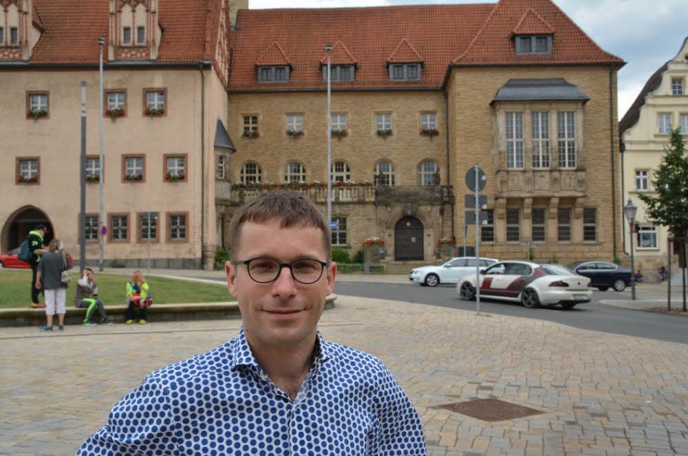 Sebastian Striegel ist unterwegs zu seinen Wählern.
