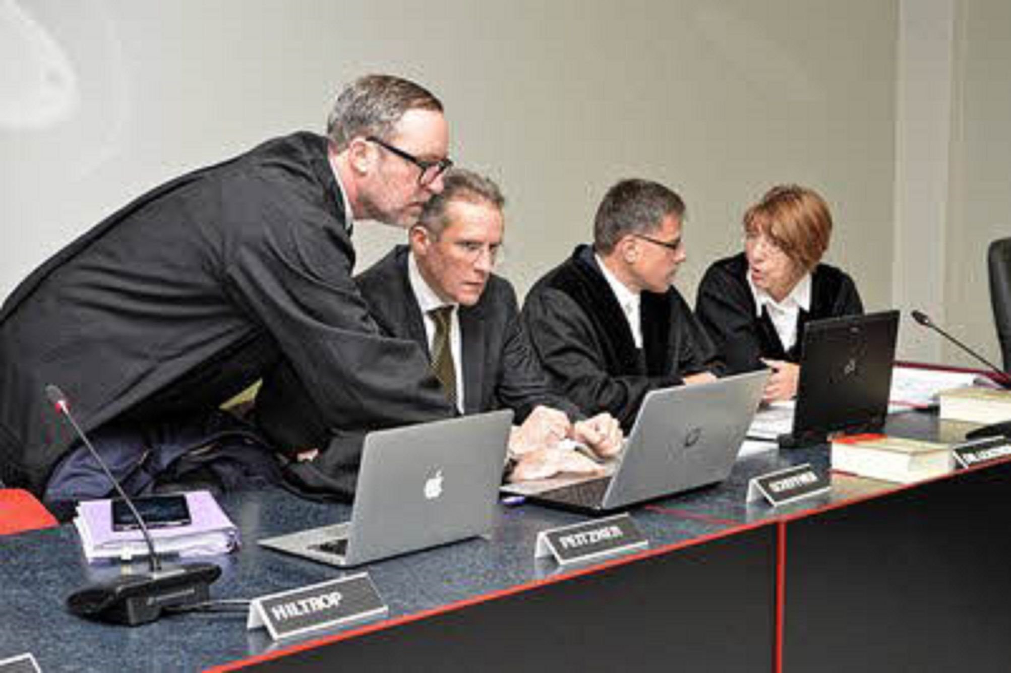 Nebenklage und Staatsanwaltschaft.