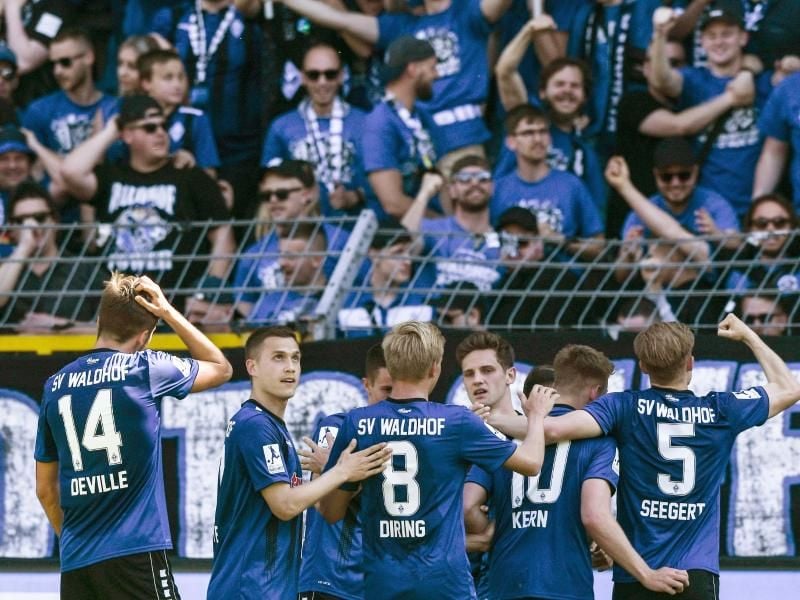 Will den Sprung von der 3. in die 2. Liga schaffen: Der SV Waldhof Mannheim. Foto: Silas Stein