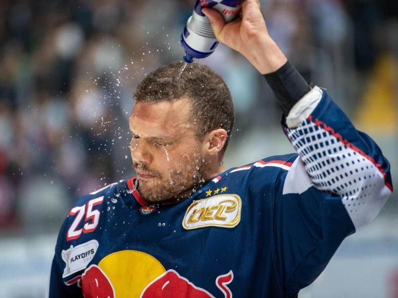 Matchwinner im vierten DEL-Halbfinale gegen Ausgburg: Münchens Derek Joslin. Foto: Lino Mirgeler