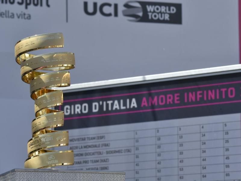 Die Trophäe des Giro d’Italia. Foto: Fabioferrari/Lapresse via ZUMA Press