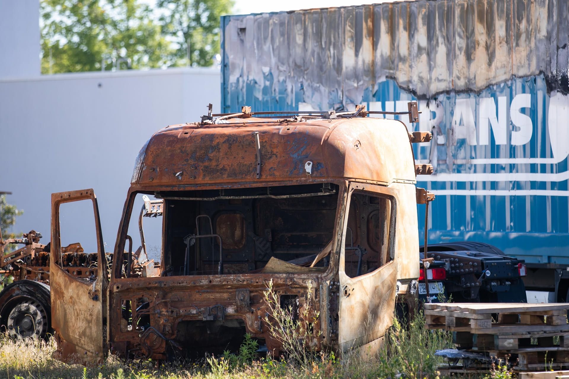 Der in Spanien ausgebrannte Truck des Verdächtigen, in dessen Nähe die Leiche von Sophia gefunden wurde.