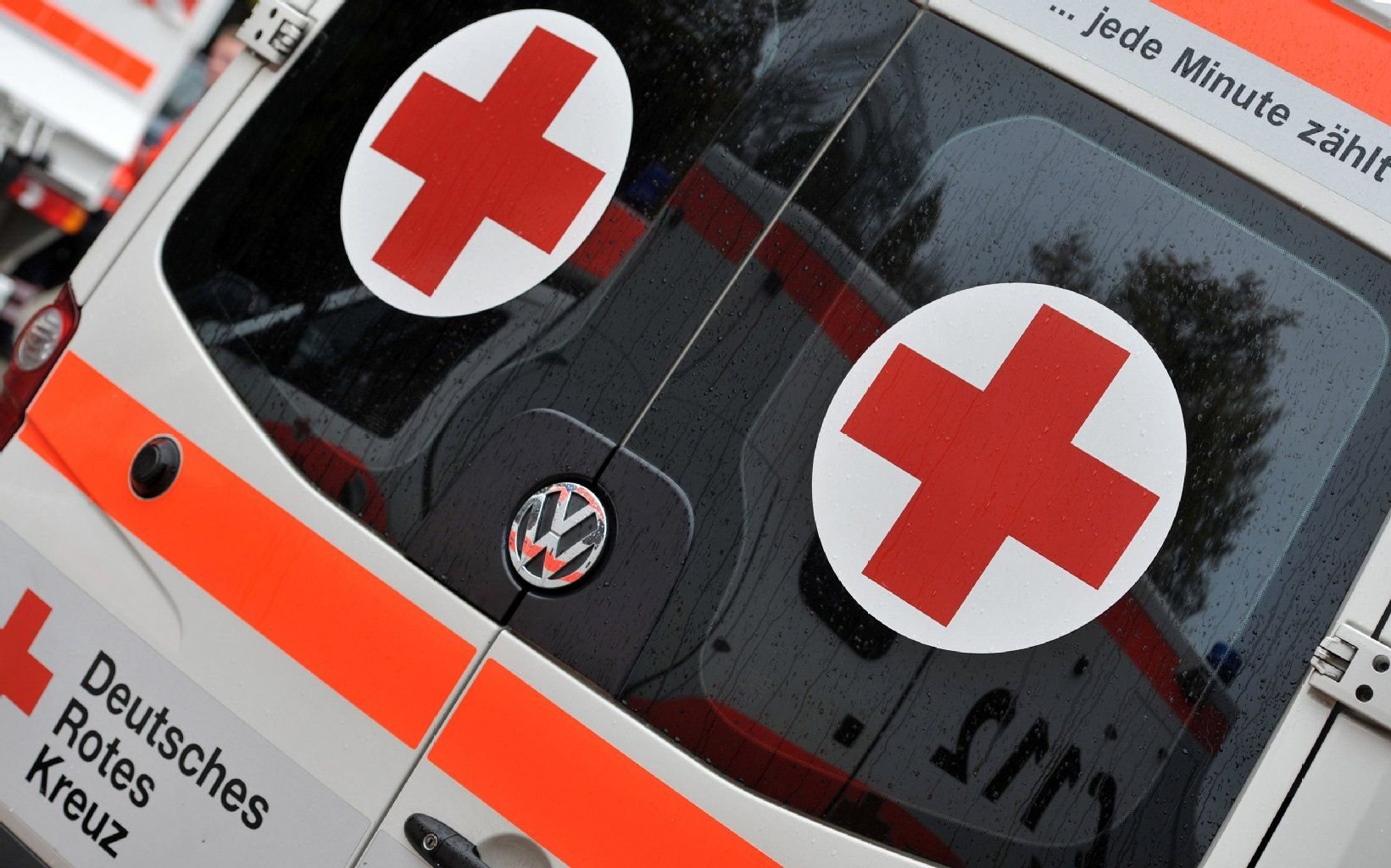 Ein Rettungswagen des DRK bei einem Einsatz
