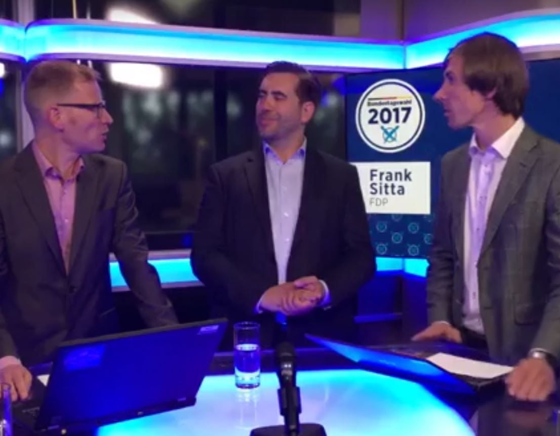 Kandidaten im Gespräch: Frank Sitta (FDP, M.) stellt sich den Fragen der MZ-Redakteure.