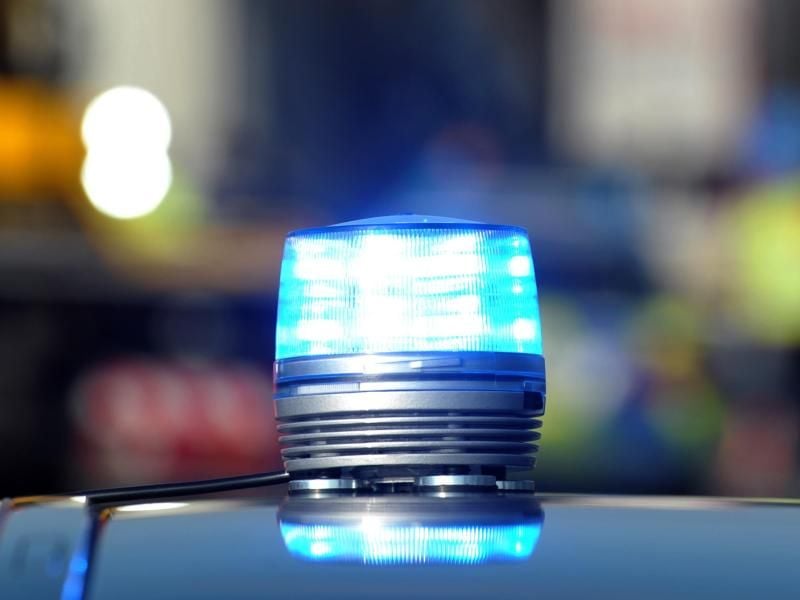 Das Blaulicht eines Streifenwagens der Polizei. Foto: Stefan Puchner/Archiv