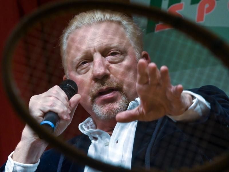 Boris Becker spricht auf der Veranstaltung „Anhalt Sport trifft Legenden” in Dessau. Foto: Hendrik Schmidt/dpa-Zentralbild/dpa