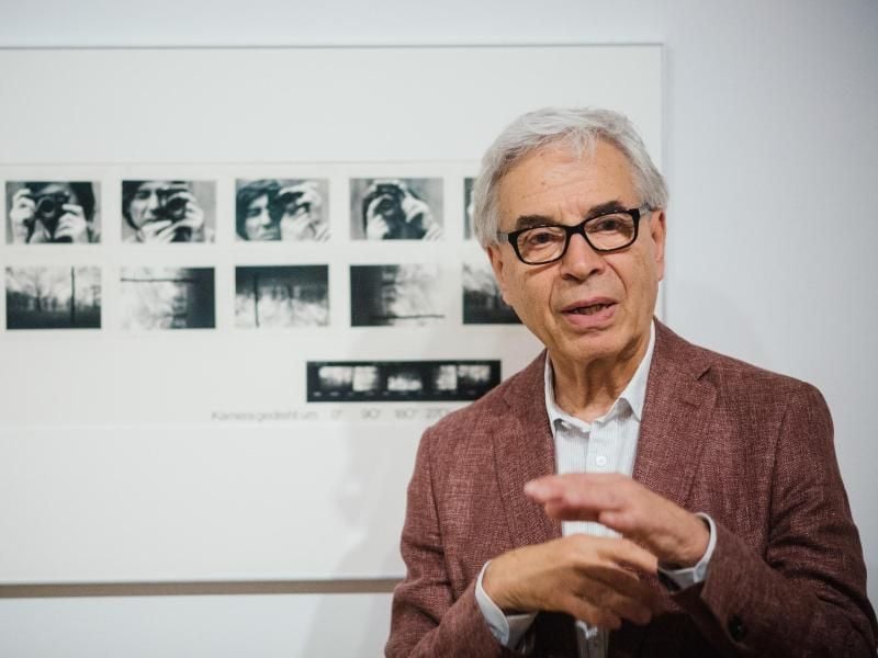 Der Fotograf Timm Rautert im Kupferstichkabinett der Staatlichen Kunstsammlungen Dresden. Foto: Oliver Killig