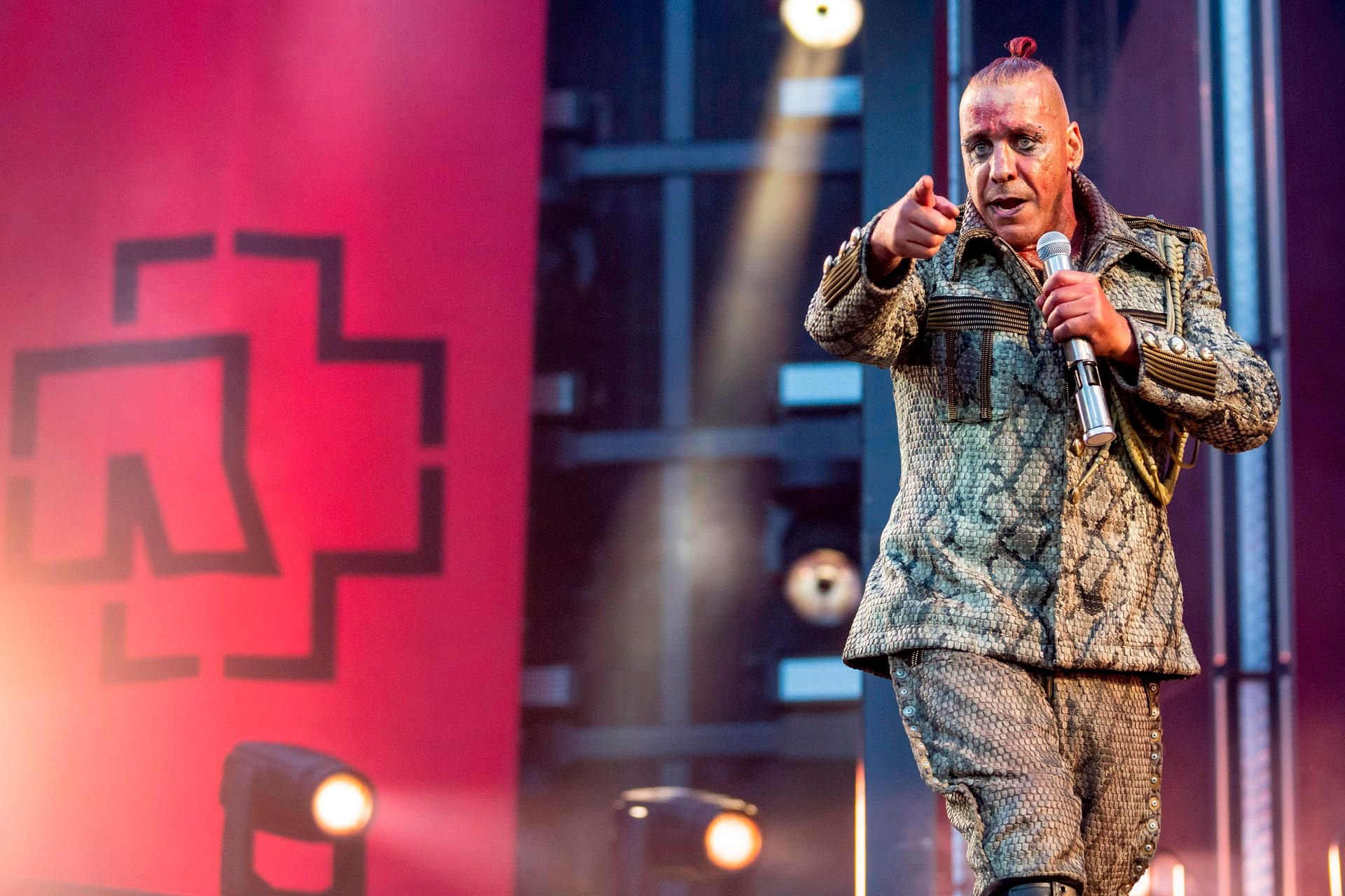 Till Lindemann, Frontsänger von Rammstein, beim Konzert der Band im Olympiastadion in Berlin am 22. Juni 2019.