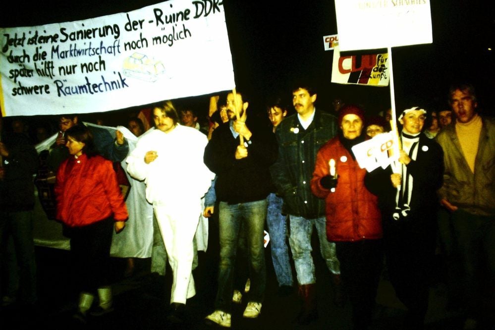 Die Demonstranten im Herbst 1989 waren auch unzufrieden mit den wirtschaftlichen Verhältnissen in der DDR.