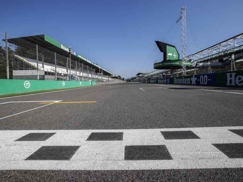 Ein Blick auf die Ziellinie auf der Rennstrecke von Monza. Foto: Luca Bruno/AP/dpa/Archivbild
