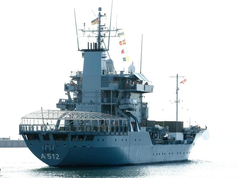 Der Tender "Mosel" läuft ins Mittelmeer aus. Foto: Frank Molter