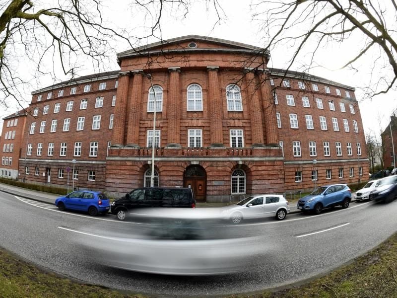 Blick auf das Gebäude des Landgerichtes in Kiel. Foto: Carsten Rehder/Archiv