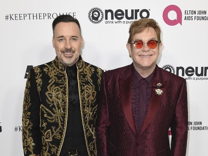 Seit 2014 sind Elton John (r) und David Furnish miteinander verheiratet. Foto: Jordan Strauss/Invision