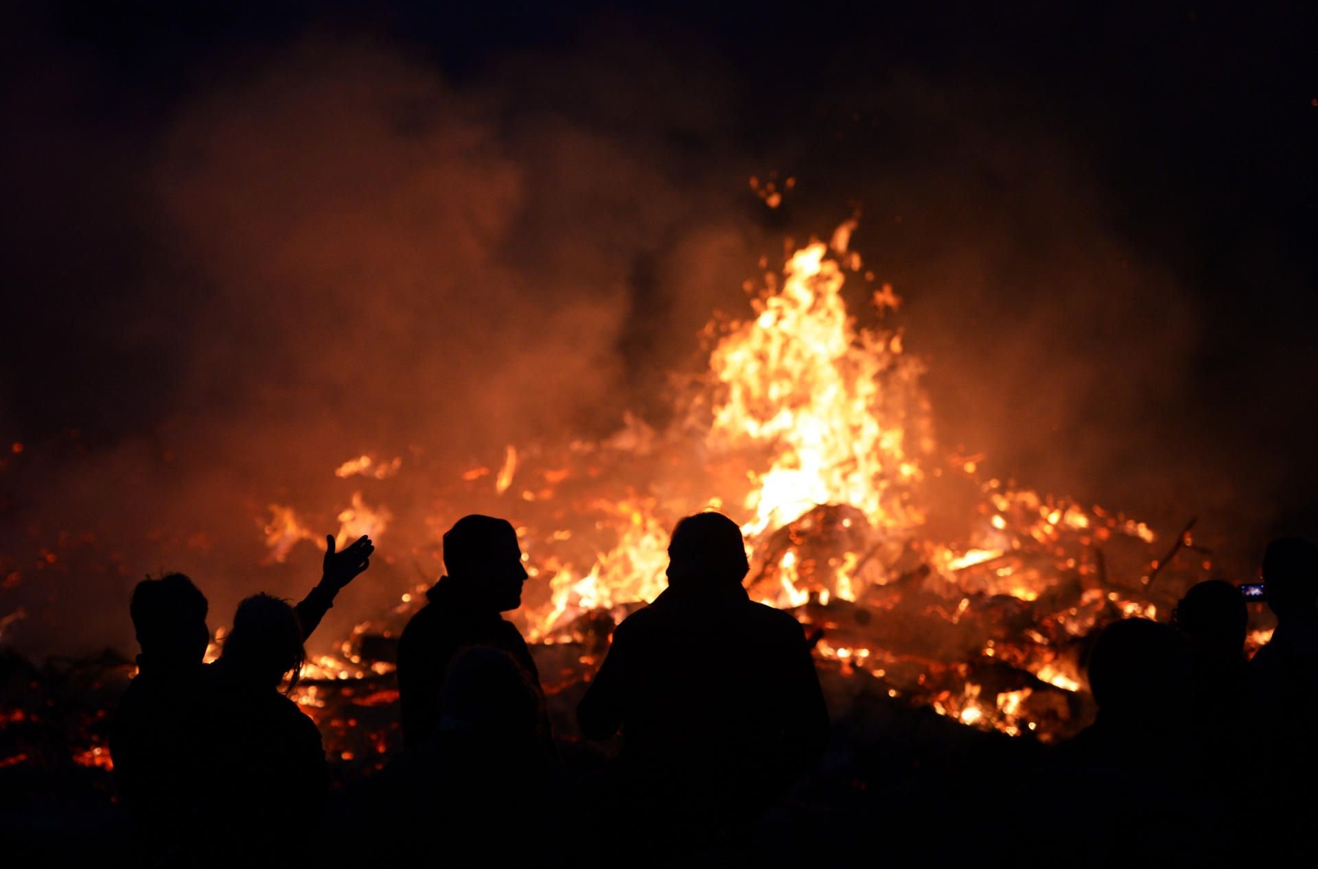 Einige Orte und Gemeinden in Sachsen-Anhalt müssen Osterfeuer absagen. Grund ist die erhöhte Waldbrandgefahr.