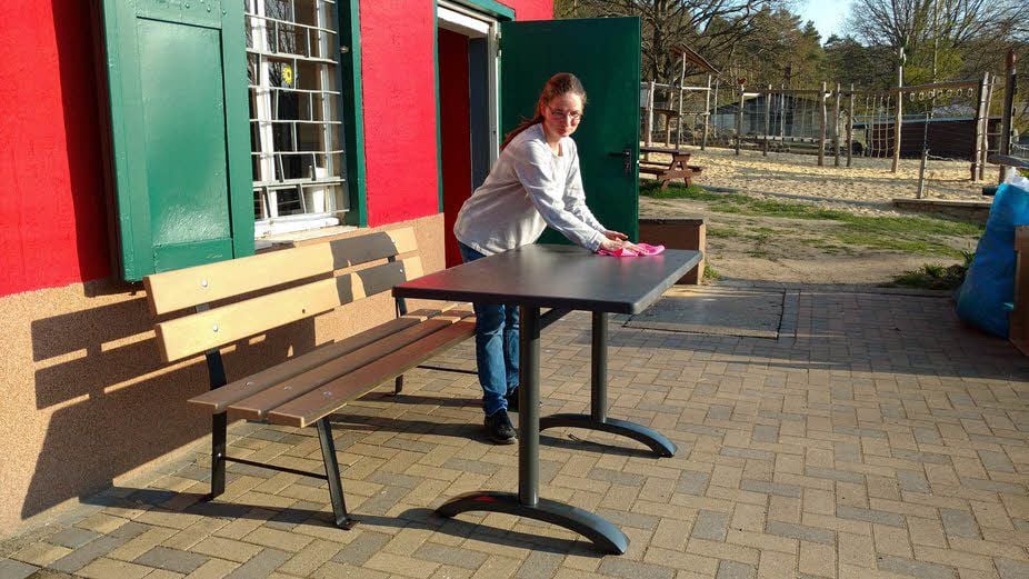 Die Lage mit Blick auf Kinderspielplatz und Tiergehege gefällt Jenny Becker-Fraaß an ihrem neuen Kiosk am meisten.