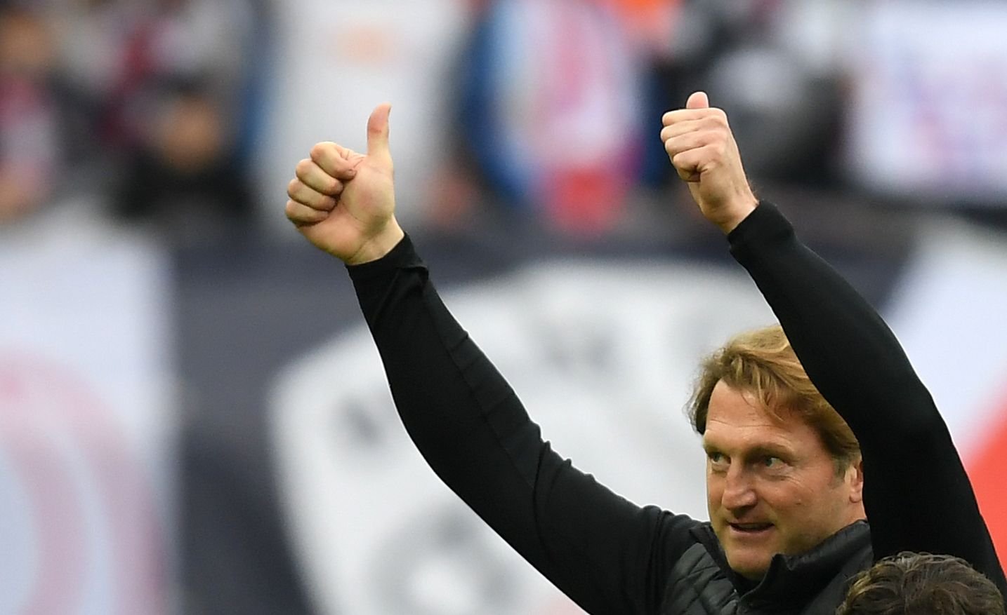 RB-Trainer Ralph Hasenhüttl freut sich über den Sieg seiner Mannschaft.