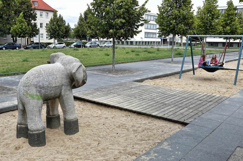 Einen Elefante findet man am Bauhaus.