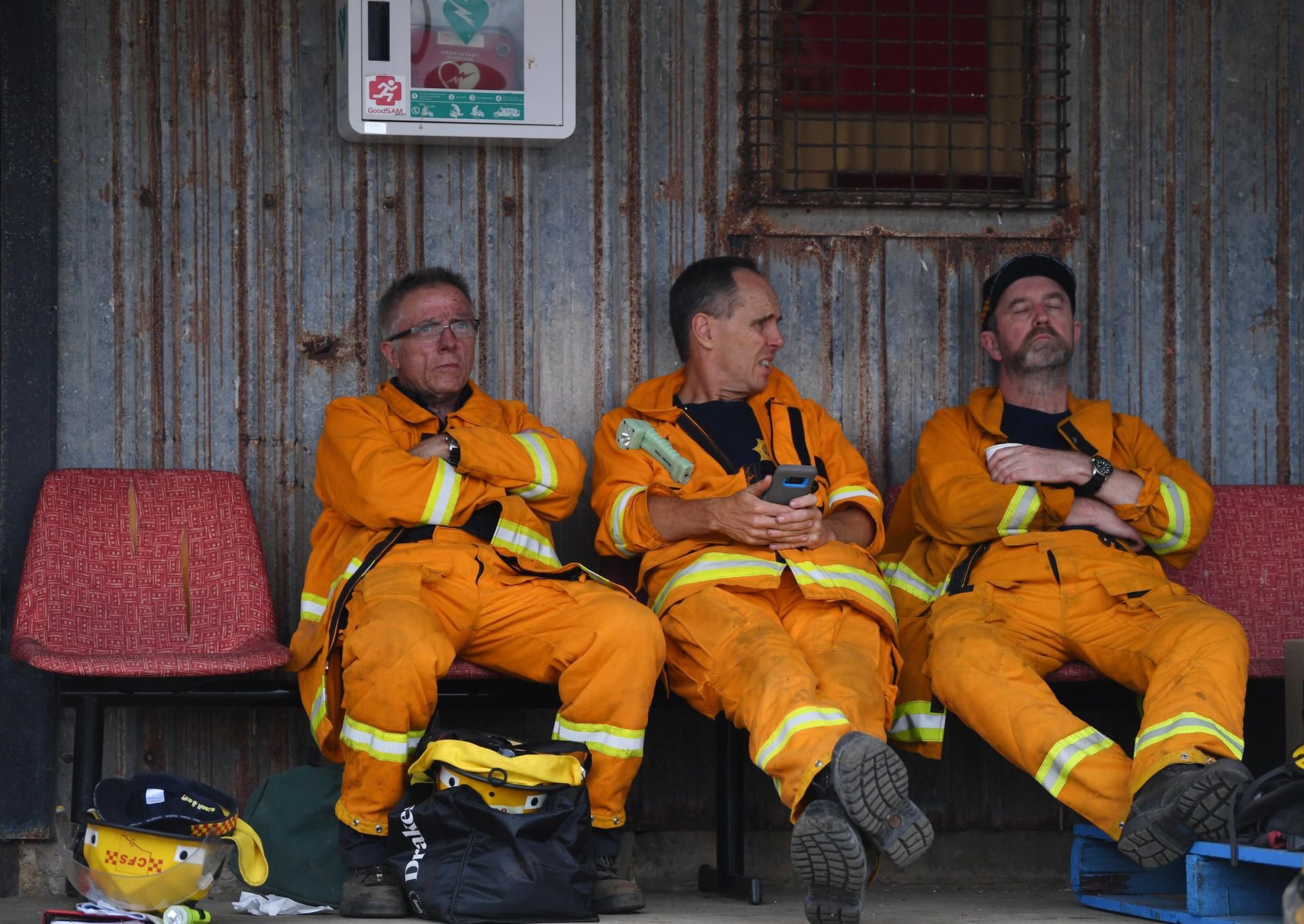 Dringend benötigte Ruhepause der Feuerwehrleute in Australien