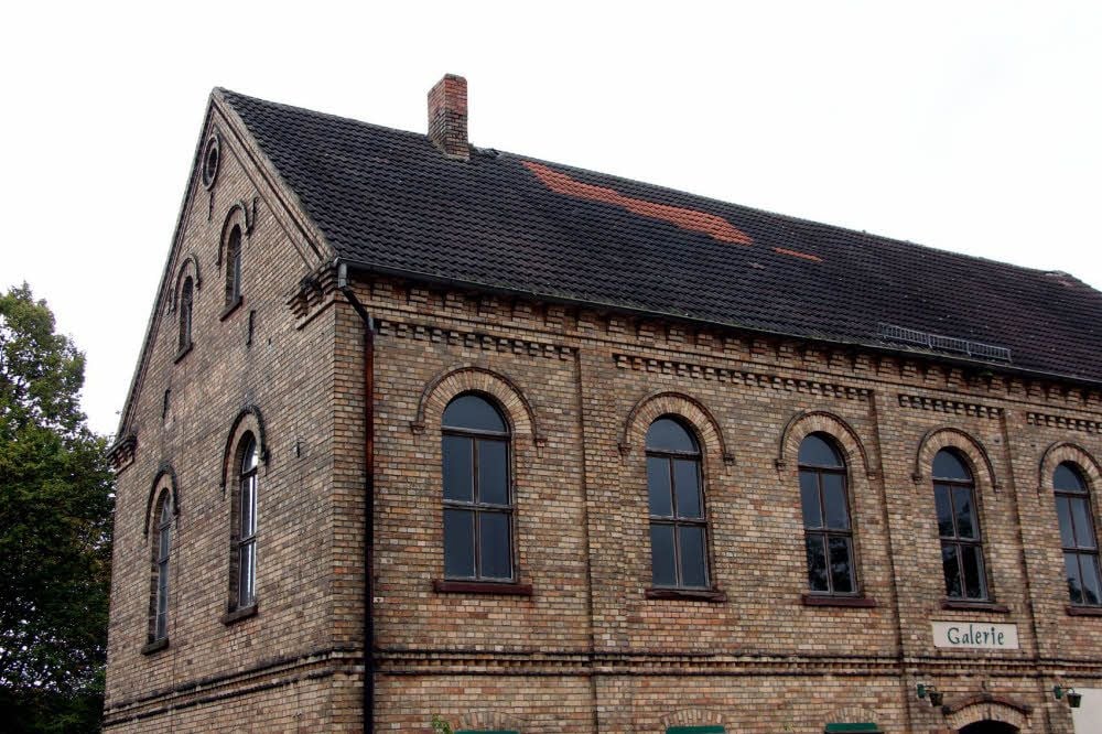 Wo steht dieses Haus und - Zusatzfrage: Was beherbergte es einst?
