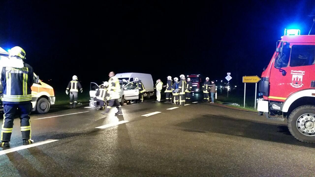 Nach einem schweren Verkehrsunfall am 11. Dezmeber war seit etwa 19.20 Uhr die Bundesstraße 183 zwischen Köthen und Prosigk voll gesperrt gewesen.