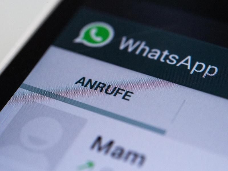 Anrufe über Messenger wie Whatsapp kosten zwar kein Geld, dafür aber Datenvolumen. Foto: Andrea Warnecke/dpa-tmn