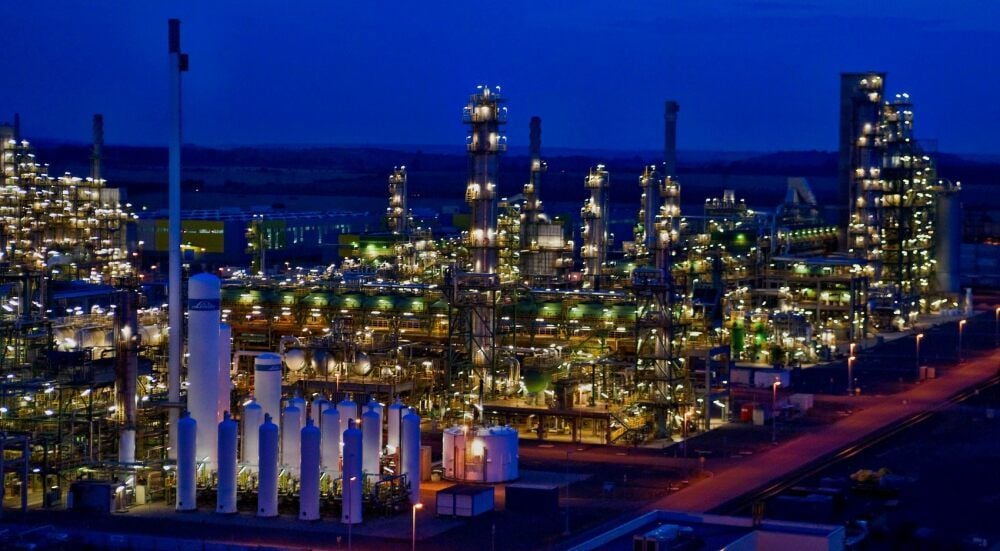 In Nachbarschaft der Raffinerie Leuna soll der Chemiepark erweitert werden - der jetzige Platz ist ausgereizt.