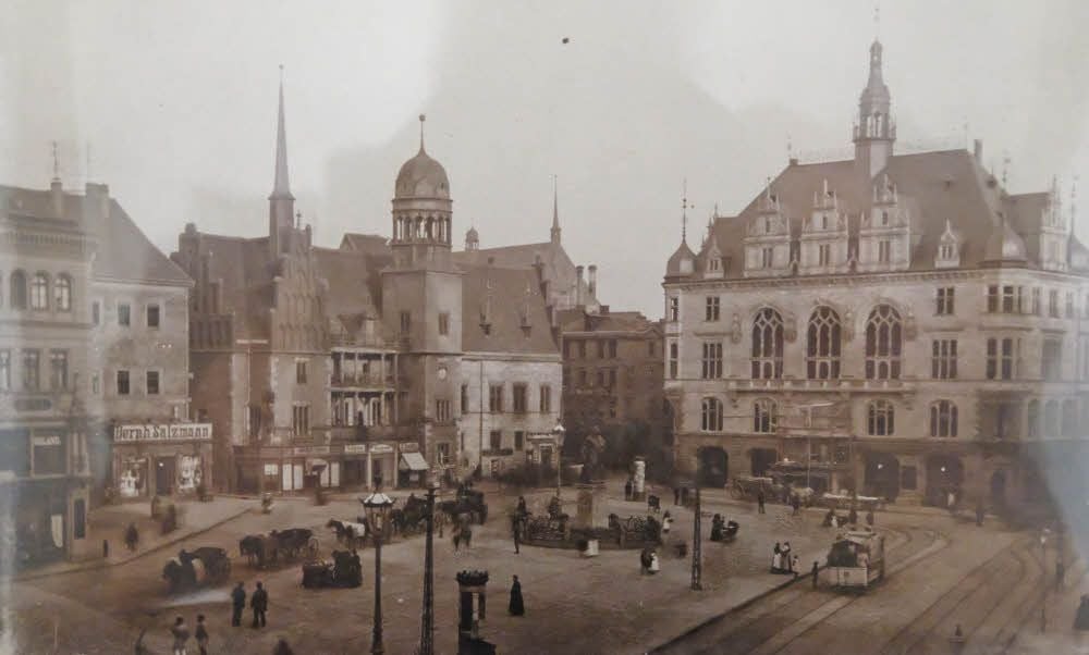 Halles Marktplatz um 1893
