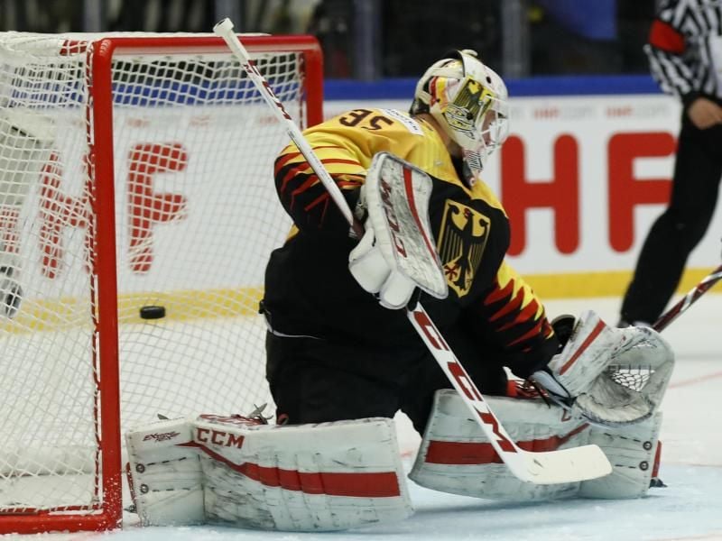Goalie Mathias Niederberger machte gegen die Finnen ein ganz starkes Spiel. Foto: Petr David Josek/AP