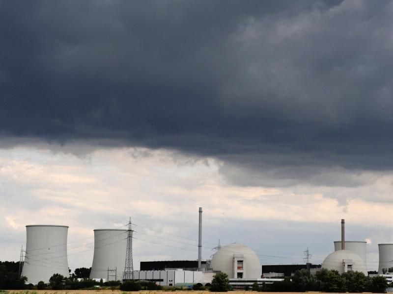 Das Atomkraftwerk (AKW) Biblis in Hessenist zu sehen. Foto: Boris Roessler/Archiv