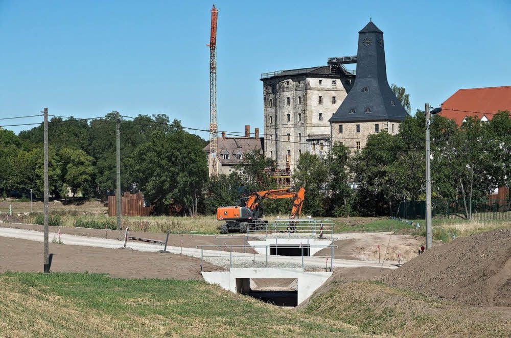 Bis Oktober soll der Deich in Kirchenfährendorf fertig sein.