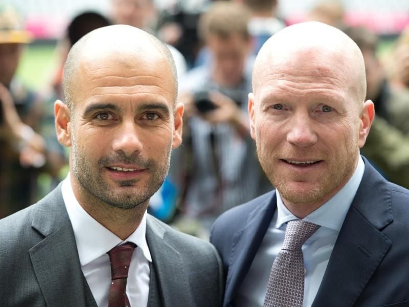 Pep Guardiola (l) und Matthias Sammer arbeiteten beim FC Bayern München zusammen. Foto: Peter Kneffel