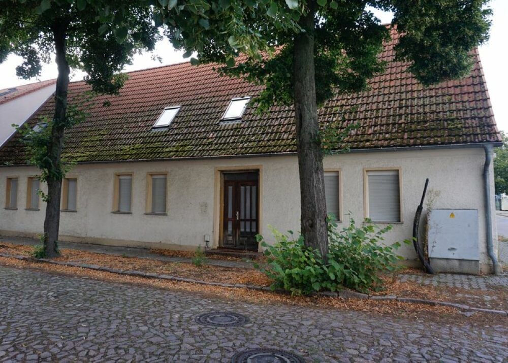 Hinter und in diesem Haus in Radegast wurden die Tiere gefunden.
