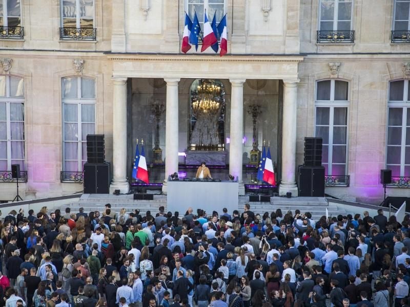 DJane Chloé bringt den Élyséepalast zum Tanzen. Foto: Christophe Petit Tesson/EPA/AP