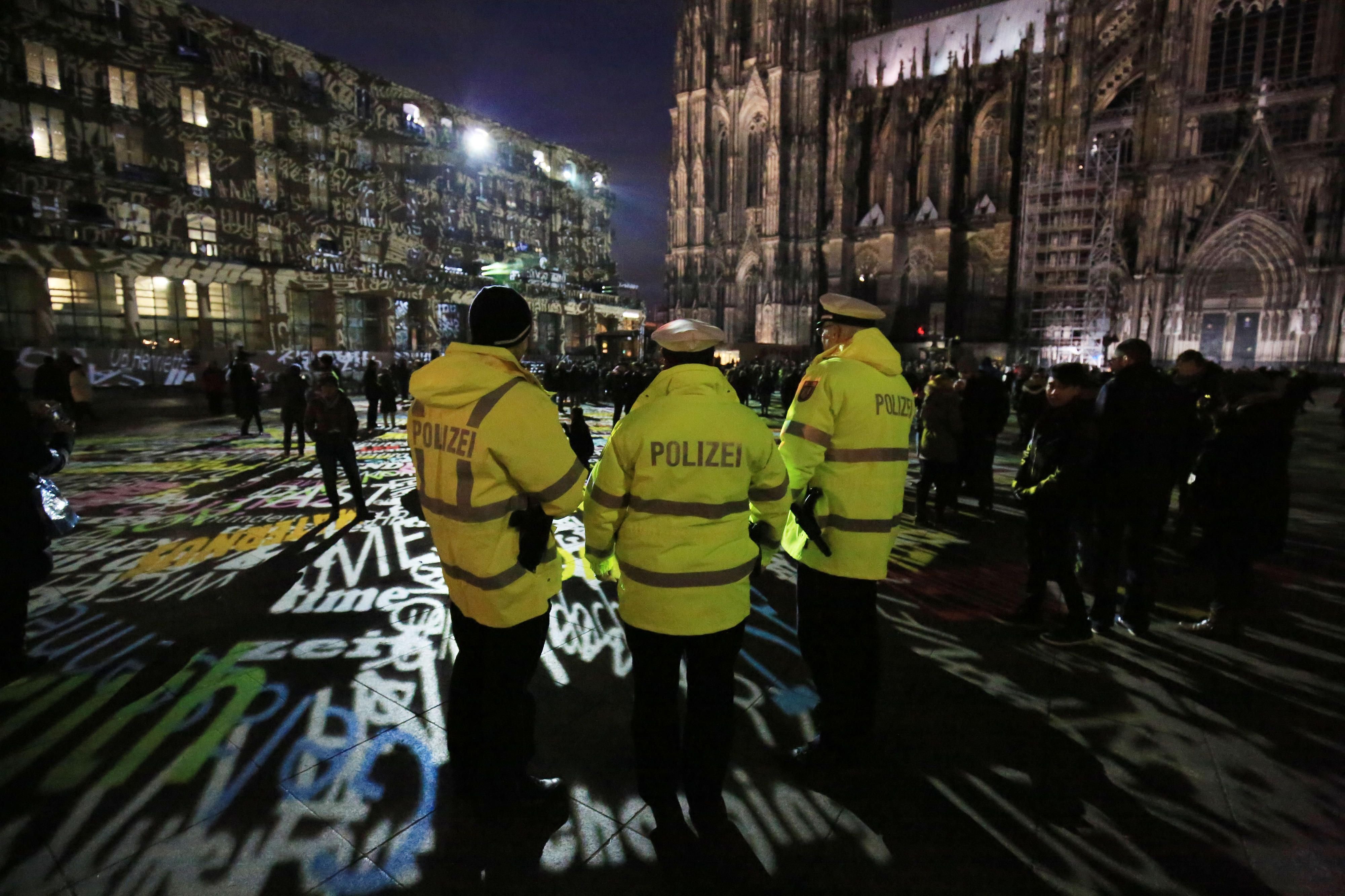 Polizisten im Silvesternacht-Einsatz in Köln